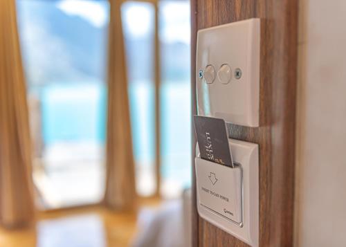 Luxus Hunza Attabad Lake Resort