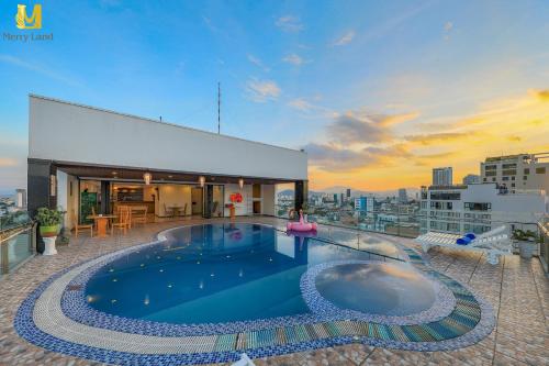 Merry Land Hotel