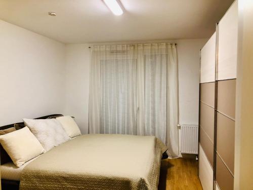 Amazing Austria Center Apartment near UNO City