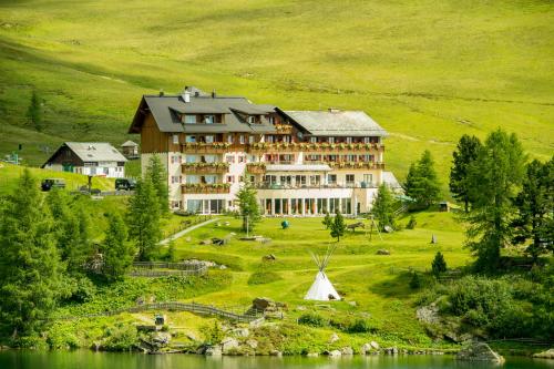 Heidi-Hotel Falkertsee - Kinderhotel - Hôtel - Patergassen