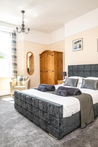 Babbacombe Apartments - Tap to explore photos