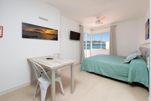 Playa Bella Beach Apartments Room Type - Studio with Balcony or Terrace