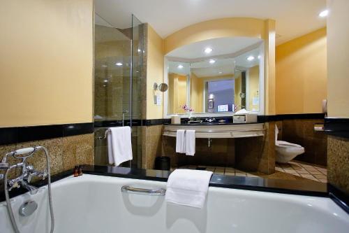 room detail thumbnail 2