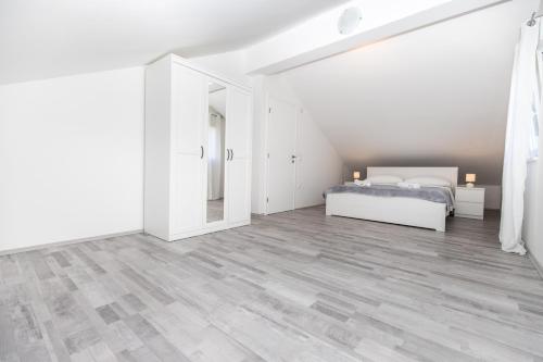 Apartments Kreso - image 14