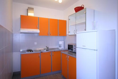 Konyha, Villa Roze in Tribulje