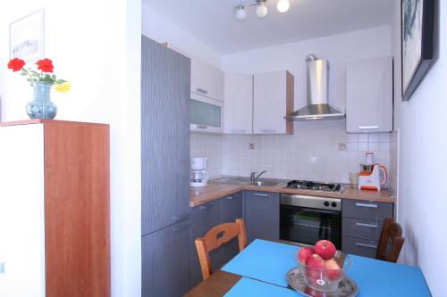 Konyha, Villa Roze in Tribulje