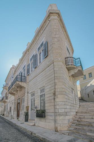  Clock Wise Syros in Ermoupoli