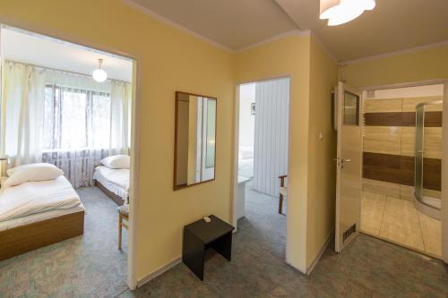 Zespół Tatry - Hotel Tatry i Budynek Turystyczny - image 11