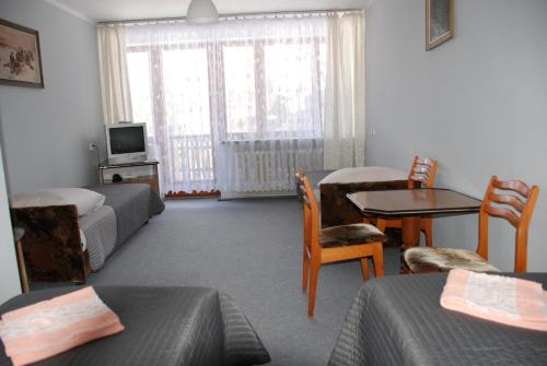 Zespół Tatry - Hotel Tatry i Budynek Turystyczny - image 5
