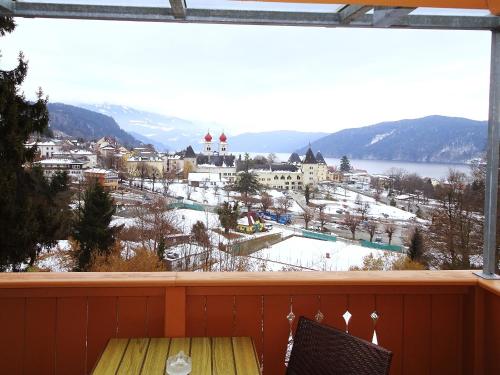 Standard Double Room with Lake View