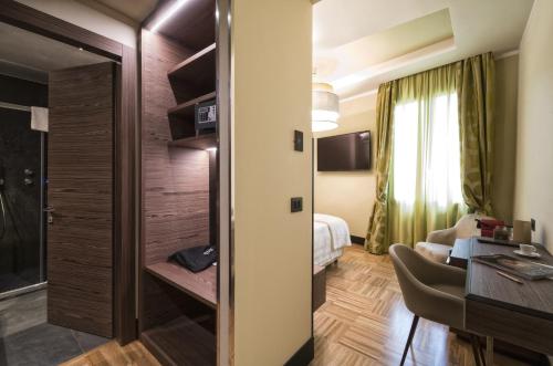 Solo Experience Hotel - image 8