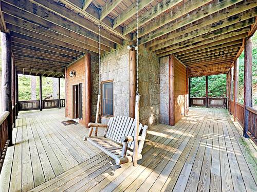 New Listing! “Our Together Place” Custom Cabin Cabin - image 3
