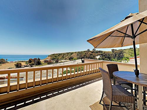 . New Listing! Ocean-View Apartment, Near Beach Apts