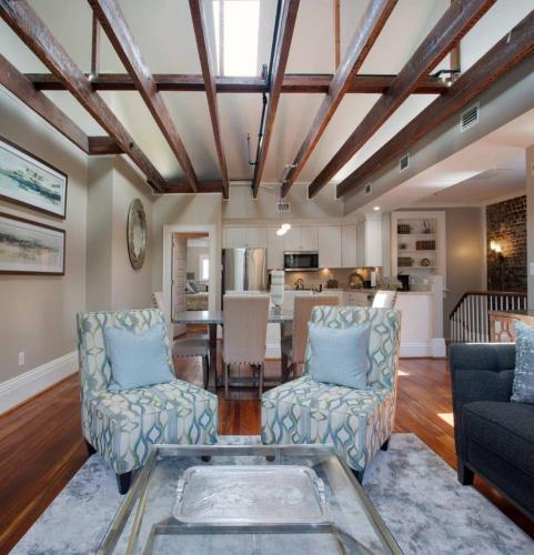 Sprawling Penthouse with Rooftop Deck Blocks from the River