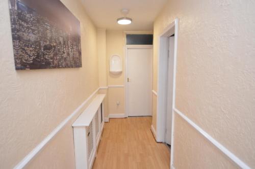 Four Bedroom Townhouse 12 Minutes Walk to Excel Exhibition Centre, Londýn (fotografie 5)