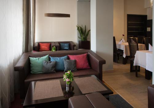 Hotel Capitol - image 6