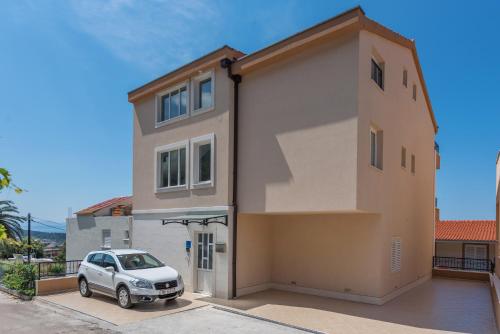  Apartments Naja in Makarska