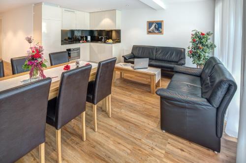 Jolimont Apartments - image 5