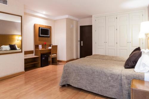 1 queen bed