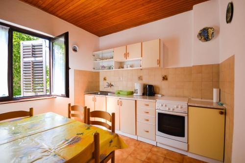 Ana B Apartments - image 6