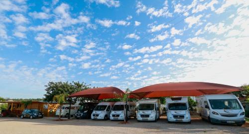  Caravans 2 Rent in Loulé