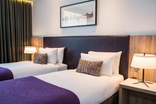 Deluxe Twin Room image 4