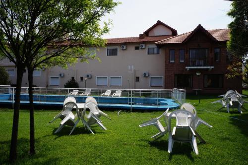 Hotel Mirasierras – Merlo, ND
