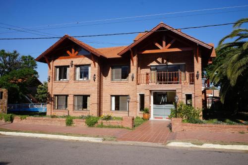Hotel Mirasierras – Merlo, ND