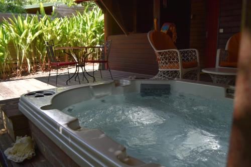 bain à remous, Middle Country 97-1 "la recette du bonheur" in Bas Vent
