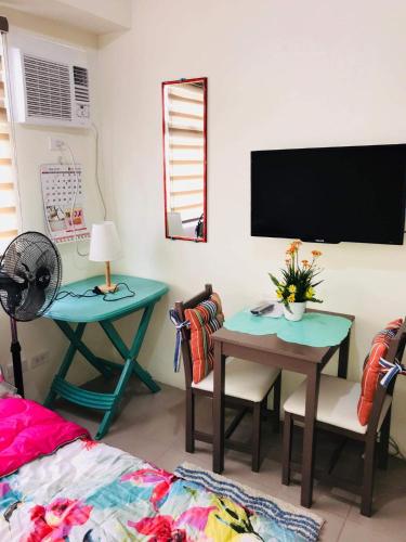 Shanilyn Residency Urban Deca Towers EDSA mandaluyong Unlimited INTERNET AND NETFLIX, Manila