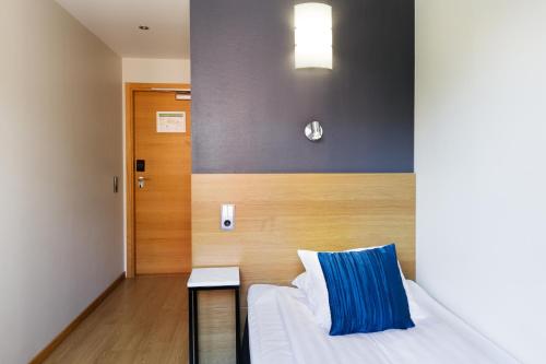 1 twin bed
