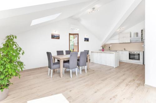 Létesítmények, Apartments Mezini 11 in Škaljari