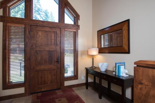 Luxury 4BD Townhome at Village at Northstar - Village Walk 37 - image 3