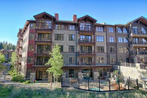 New Listing in the Heart of the Village at Northstar! Iron Horse South 106 - image 4