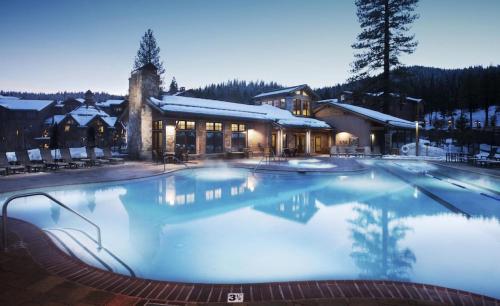 Luxury Village at Northstar Residence - Private Hot Tub! - Village Walk 7225