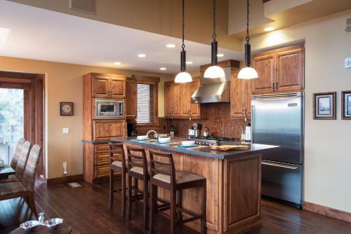 Luxury Village at Northstar Residence - Private Hot Tub! - Village Walk 7225 - image 4