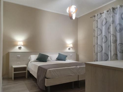 2 twin beds