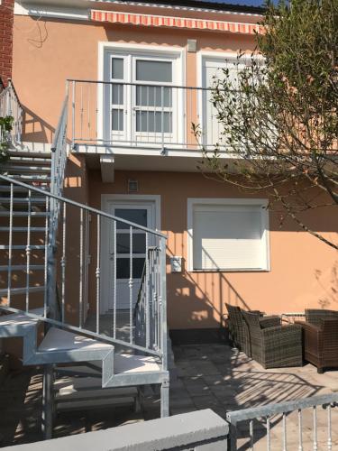  Apartmani Anloma Lorainne, Pension in Povljana