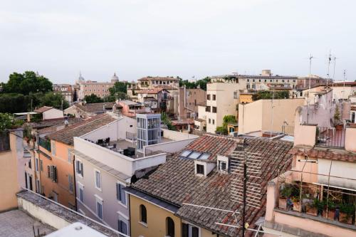 Domus Titiana Amazing Apartment in Trastevere, Roma (foto 3)
