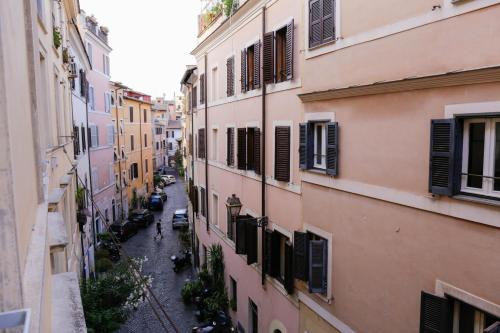 Domus Titiana Amazing Apartment in Trastevere, Roma (foto 2)