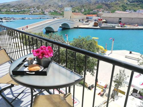  Cozy apartment, city center in Pag