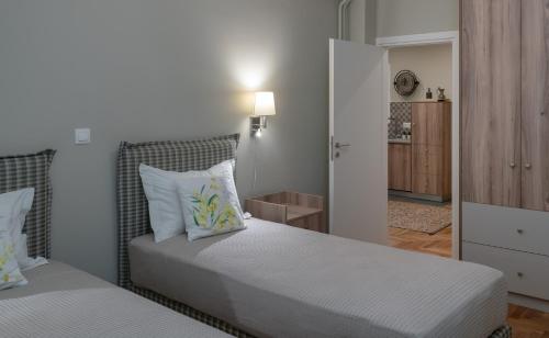 Absolute Athens ΙΧ - image 3