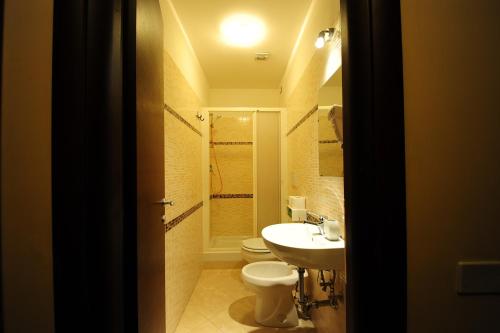 Hotel Mosaic Central Rome - image 3