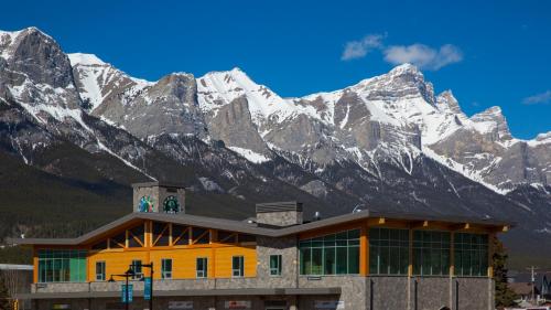 . Canmore Downtown Hostel