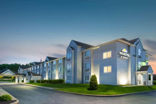 Microtel Inn & Suites by Wyndham Pittsburgh Airport in Robinson Township, USA