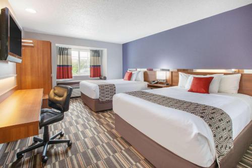 Queen Room with Two Queen Beds - Non-Smoking room in Microtel Inn & Suites by Wyndham Pittsburgh Airport