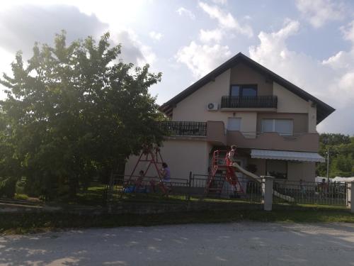  Studio apartman Tuček, Pension in Ozalj bei Kostanjevac