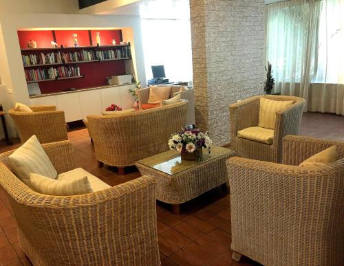 Caravel Hotel Apartments - image 10