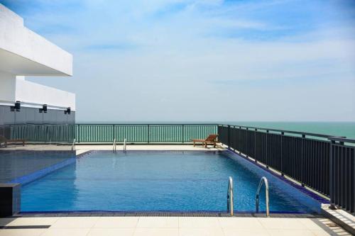Fully Furnished 2 Bedroom Apartment with Sea View