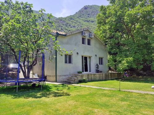 Kert, Vacation Home Naluka in Kostanjica